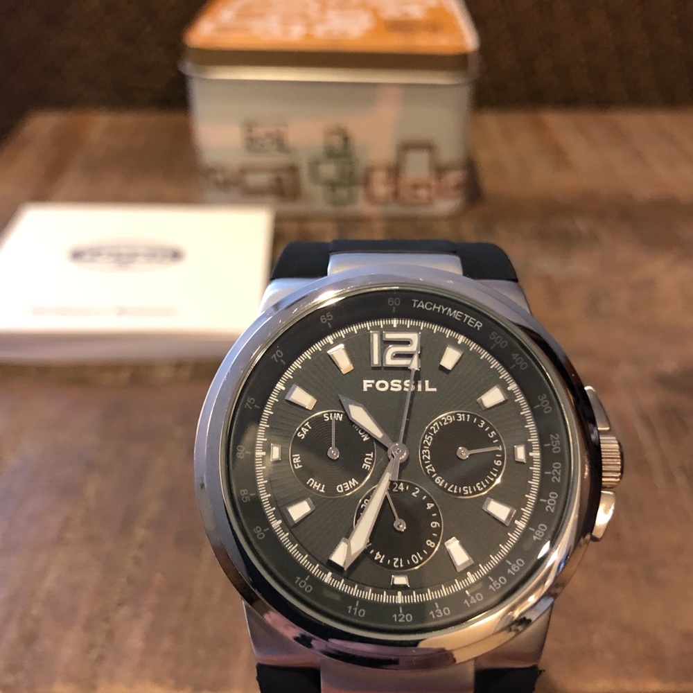Men’s Fossil Watch - NEW!